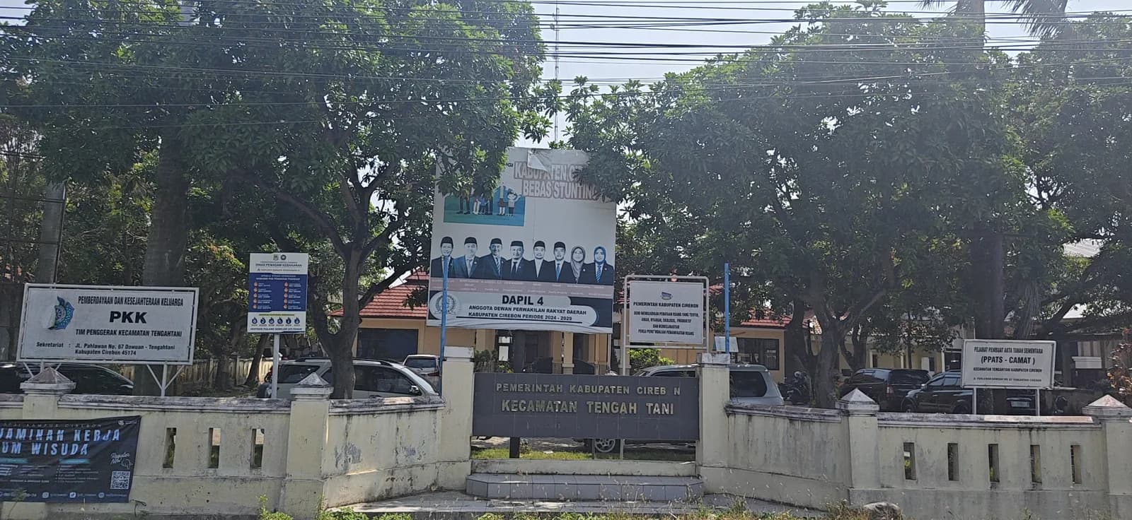 Kompleks pendidikan di sekitar Desa Dawuan